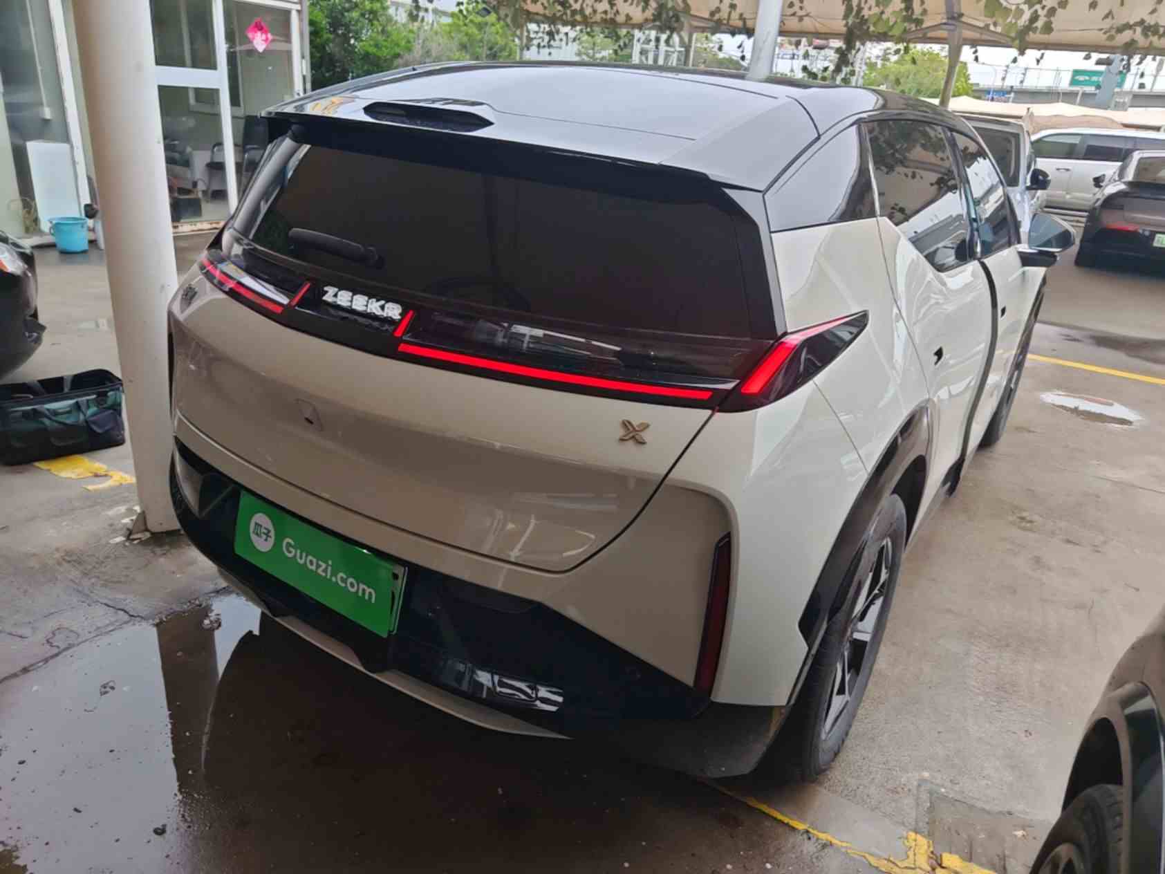 极氪X 2025款 五座后驱版(4)