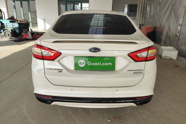 福特 蒙迪欧 2013款 2.0L GTDi240豪华运动型车身外观6