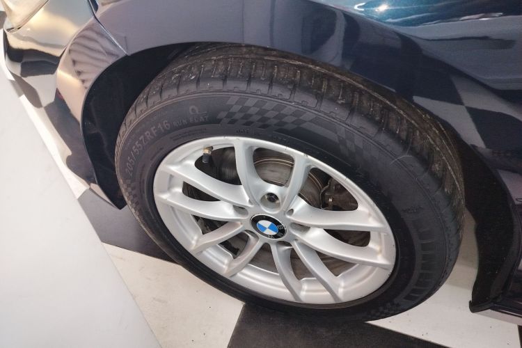 宝马1系(进口) 2016款 118i 领先型车身外观6007