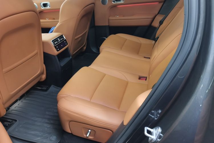 理想汽车 理想L6 2024款 Pro中控内饰21