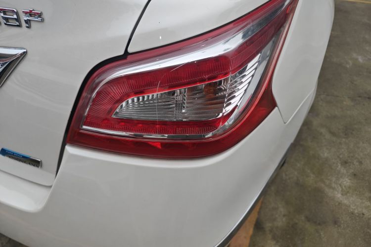 日产 天籁 2013款 2.0L XL舒适版车身外观9