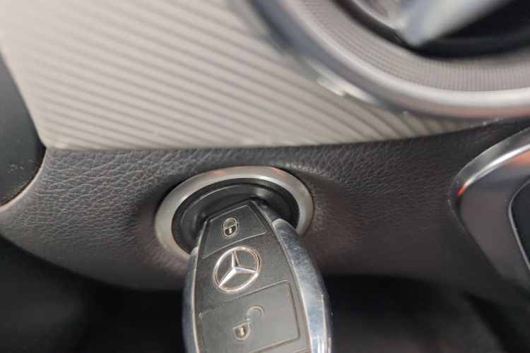 奔驰GLA 2015款 GLA 200 动感型中控内饰11