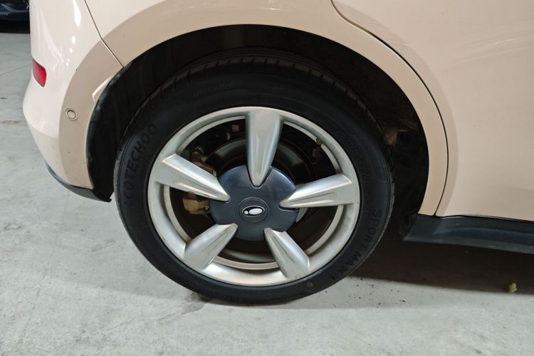 欧拉好猫 2022款 莫兰迪版 400km标准续航 尊贵型 三元锂车身外观6008