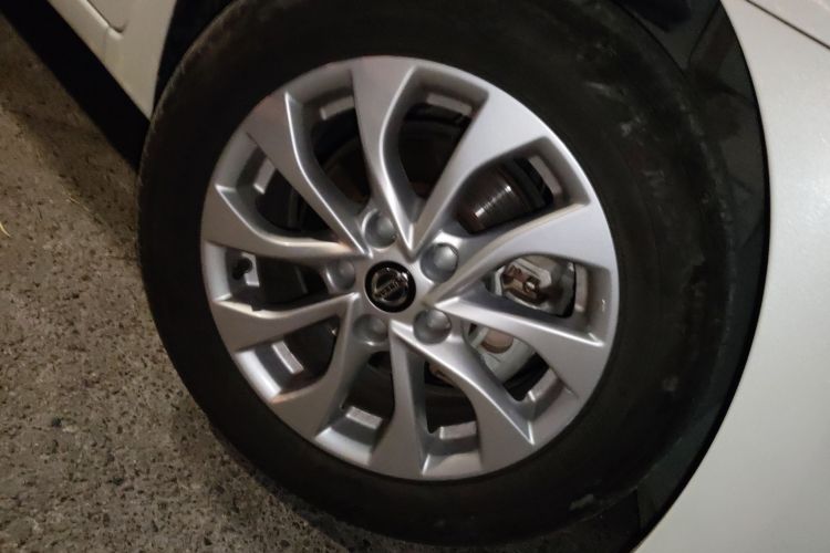 日产 轩逸 2024款 经典 1.6XE CVT舒适版车身外观10