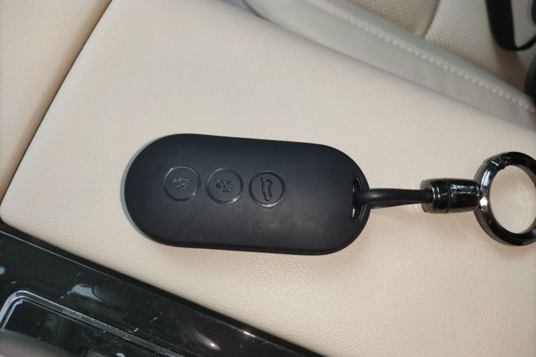 鸿蒙智行 问界M5 2022款 增程后驱标准版中控内饰7001