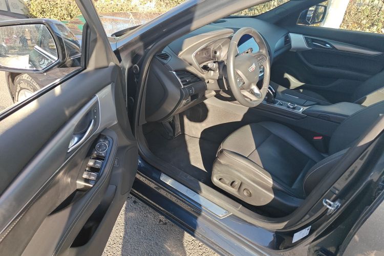 凯迪拉克CT5 2021款 28T 豪华型中控内饰20