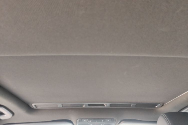 奔驰C级 2018款 C 200 运动版局部细节22