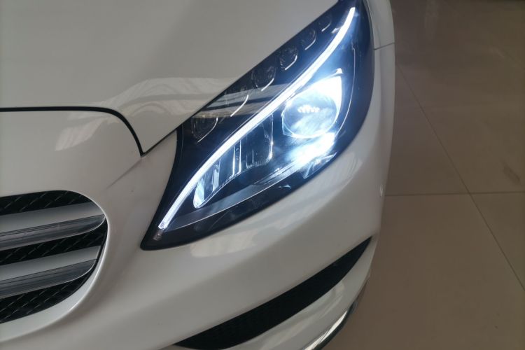 奔驰C级 2018款 C 200 L 运动版局部细节36