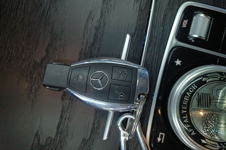 奔驰C级 2018款 C 200 L 运动版中控内饰7001