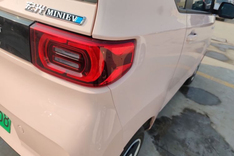五菱汽车 宏光MINIEV 2022款 马卡龙臻享款 磷酸铁锂车身外观9