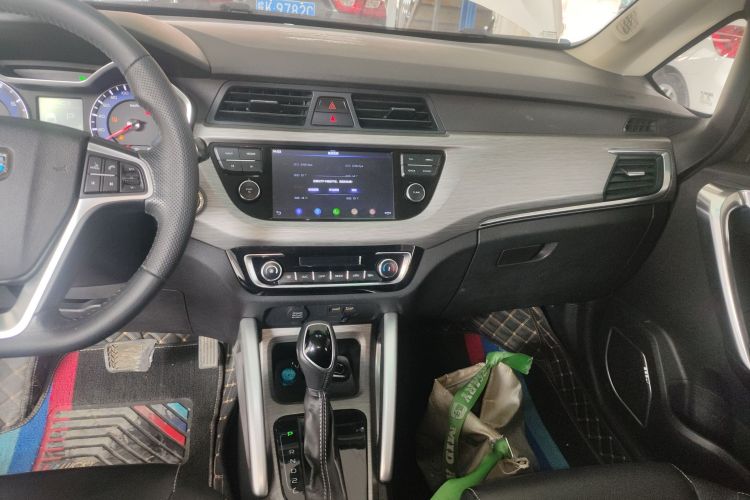 吉利汽车 远景X3 2017款 1.5L 自动尊贵型中控内饰16
