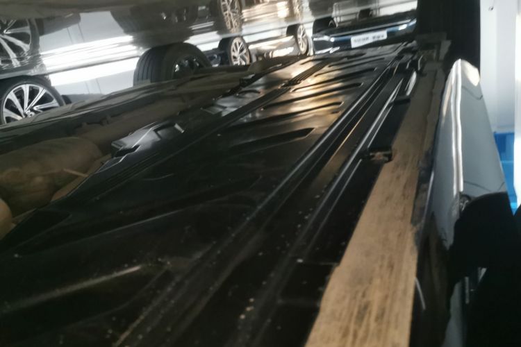 奔驰E级 2023款 E 260 L局部细节9001