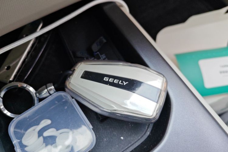 吉利汽车 吉利icon 2023款 1.5TD 巧克力醇巧版中控内饰11