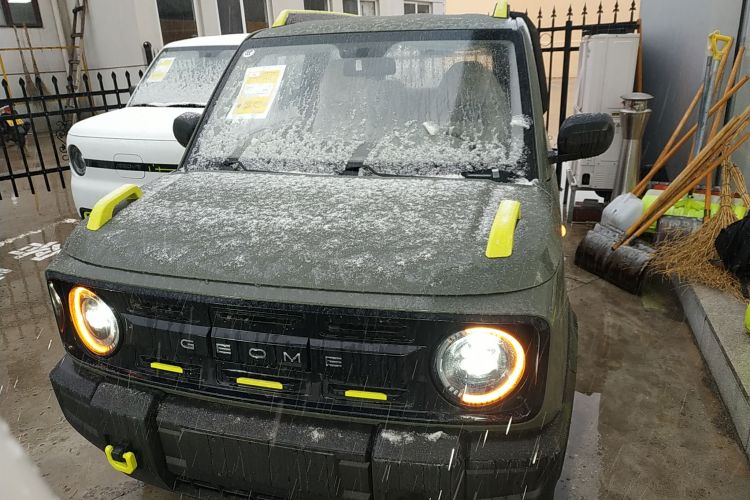 吉利银河 2025款 210km 熊猫骑士车身外观2