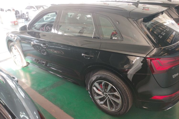 奥迪Q5L 2025款 45周年典藏版 40 TFSI 豪华动感型车身外观6003