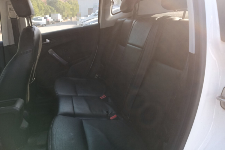 标致2008 2015款 1.6L 自动玩酷版中控内饰21