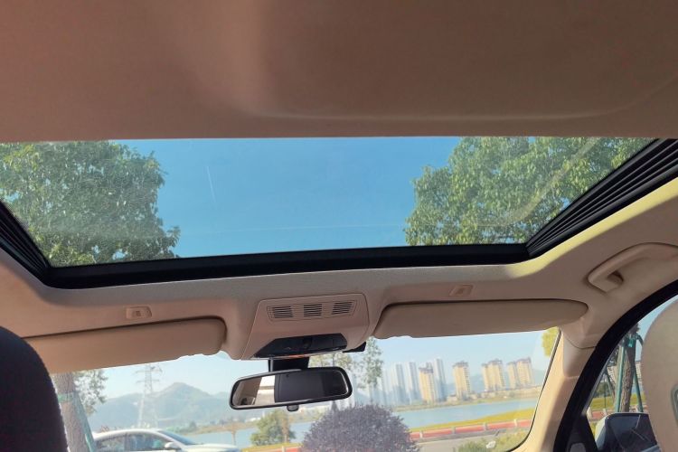 宝马5系 2017款 525Li 豪华设计套装中控内饰22