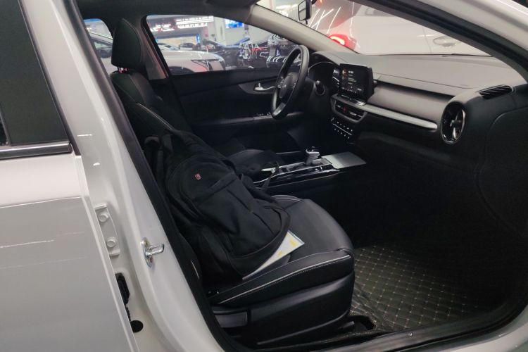 起亚K3 2024款 1.5L CVT舒适优享版局部细节41