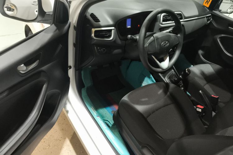 现代 瑞纳 2017款 1.4L 手动焕彩版 国V中控内饰20