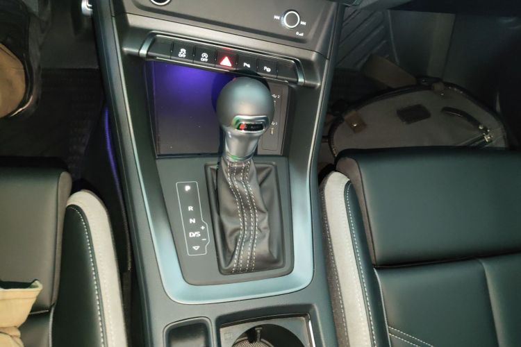 奥迪Q3 2024款 35 TFSI 时尚动感型中控内饰18