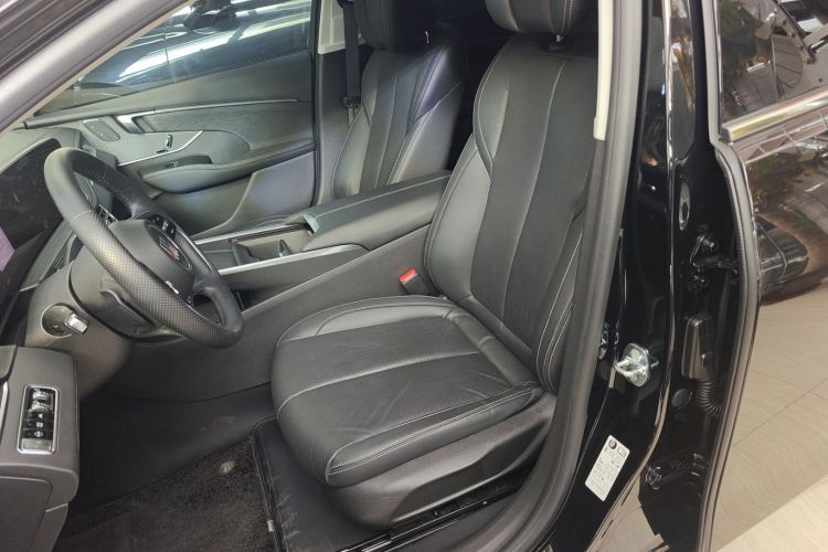 别克 君越 2024款 28T 越尊版中控内饰19