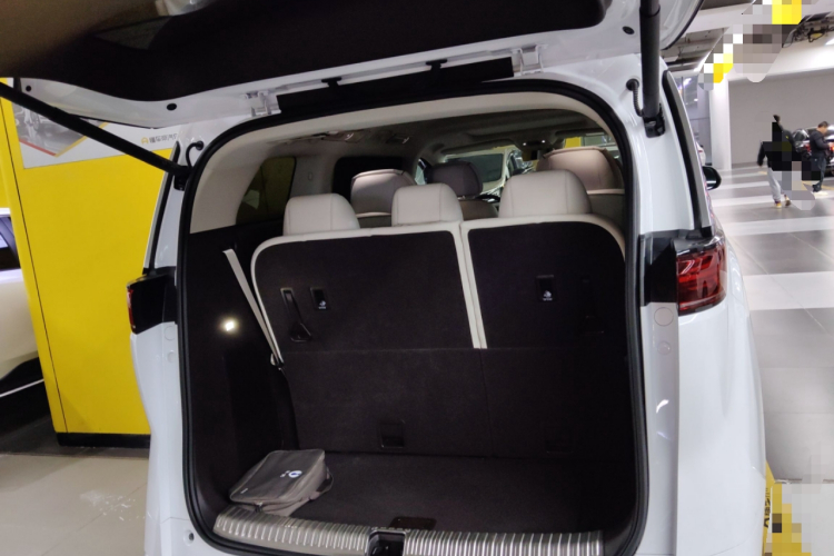 腾势D9 2024款 DM-i 980 四驱尊荣型机舱底盘23