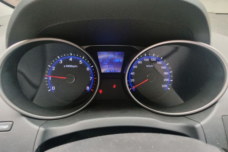 北京现代ix35 2015款 2.0L 自动两驱智能型 国IV中控内饰14