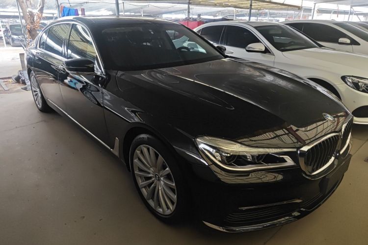 宝马7系 2016款 730Li 领先型车身外观3