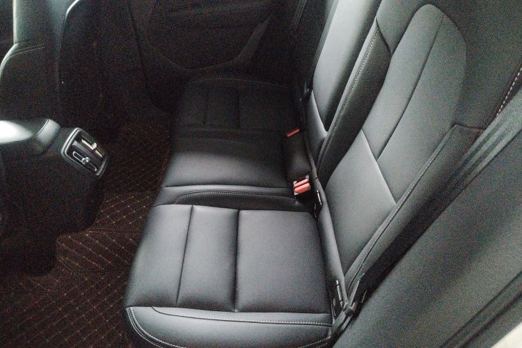 沃尔沃XC40 2022款 T4 四驱智行时尚版中控内饰21