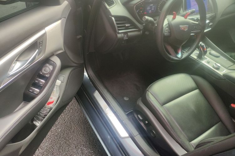 凯迪拉克CT5 2021款 改款 28T 豪华型中控内饰20