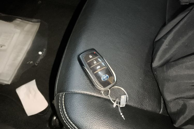 丰田 卡罗拉双擎E+ 2019款 1.8L E-CVT领先版中控内饰11