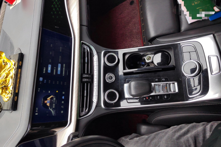 红旗H9 2020款 2.0T 智联旗畅版中控内饰16