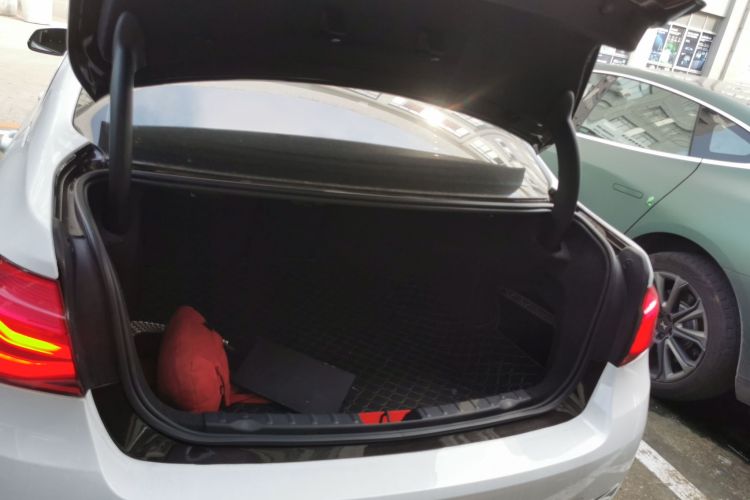 宝马3系 2017款 320Li 时尚型机舱底盘23