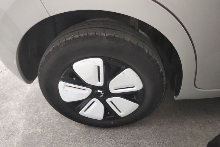 五菱汽车 宏光MINIEV 2025款 四门版 臻享款车身外观6008