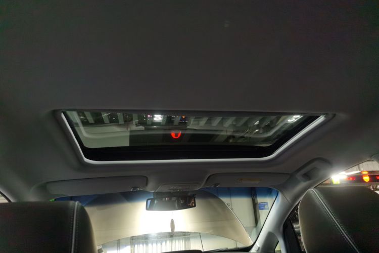 别克GL8 2021款 陆上公务舱 652T 豪华型中控内饰22