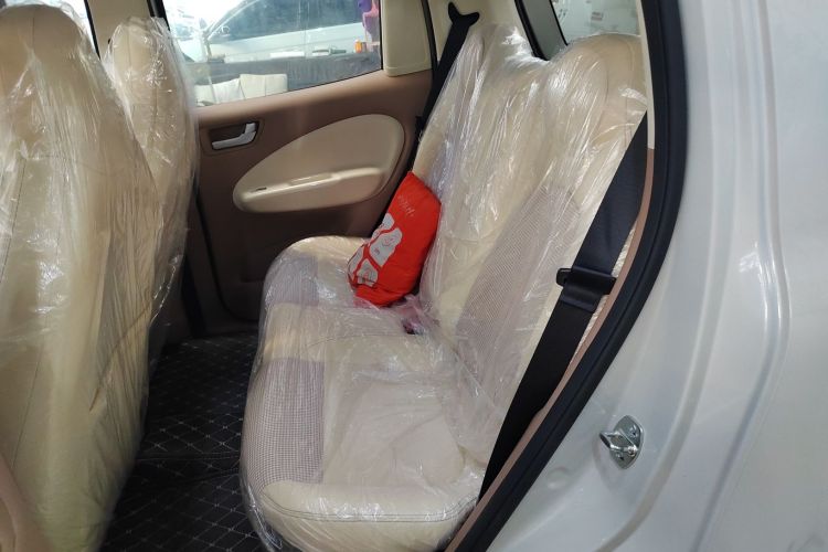 五菱汽车 宏光MINIEV 2025款 四门版 进阶款中控内饰7004