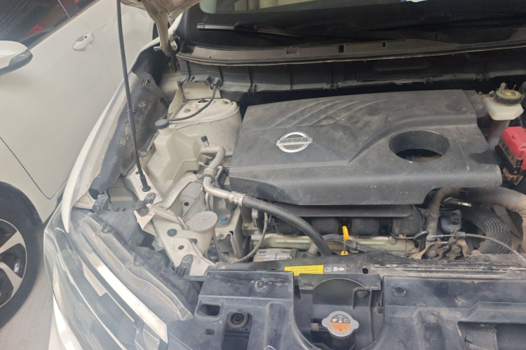 日产 奇骏 2017款 2.0L CVT舒适版 2WD机舱底盘25