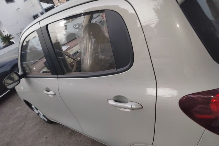 五菱汽车 宏光MINIEV 2025款 四门版 进阶款车身外观4