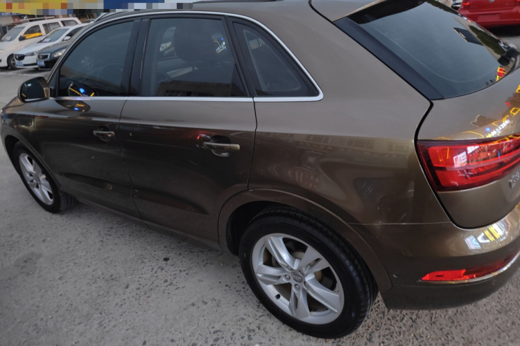 奥迪Q3 2017款 30 TFSI 风尚型车身外观6002