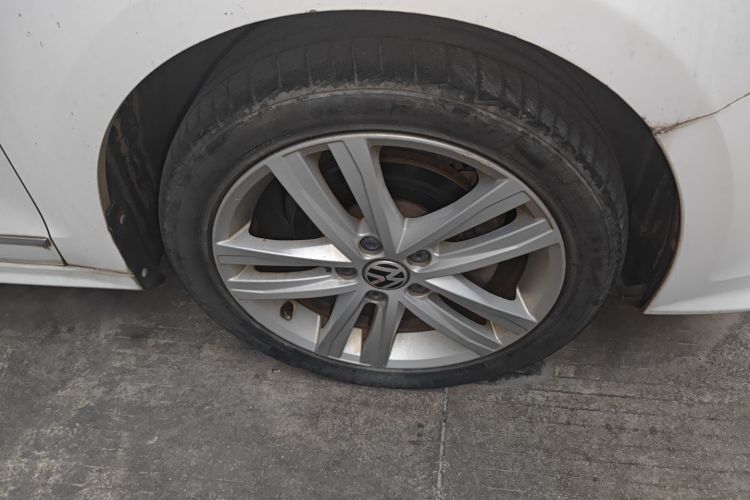 大众 速腾 2017款 280TSI 自动R-Line车身外观10