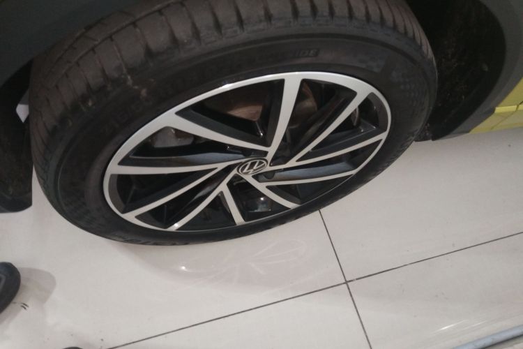 大众 T-ROC探歌 2023款 300TSI DSG两驱星光版车身外观6001