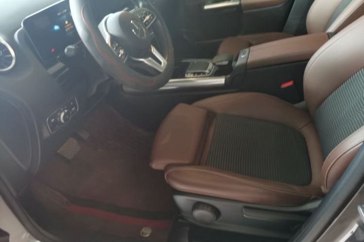 奔驰B级 2021款 B 200 动感型局部细节19