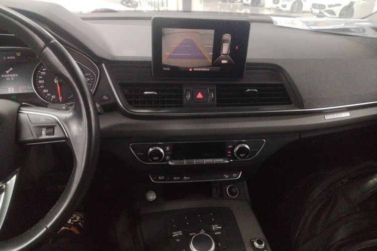 奥迪Q5L 2018款 40 TFSI 荣享进取型 国V中控内饰16
