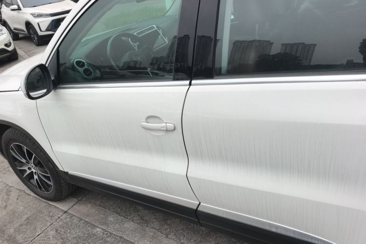 大众 途观 2015款 1.8TSI 自动两驱豪华型车身外观4