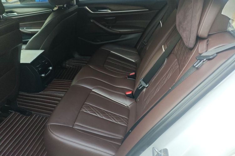 宝马5系 2018款 改款  530Li xDrive 豪华套装中控内饰21