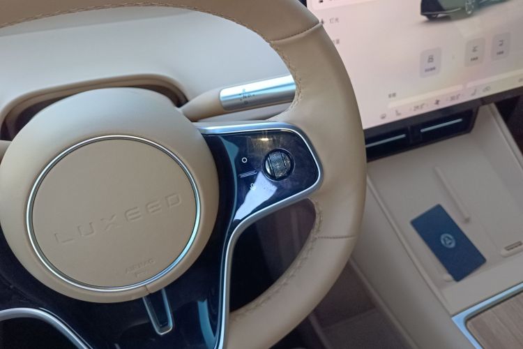 鸿蒙智行 智界R7 2024款 纯电 667km Pro局部细节18