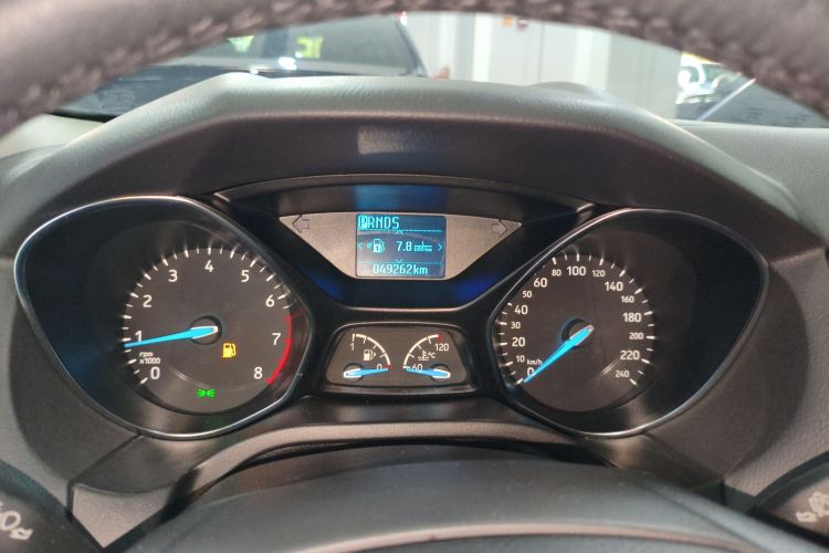 福特 福克斯 2018款 三厢经典 1.6L 自动风尚型智行版中控内饰14