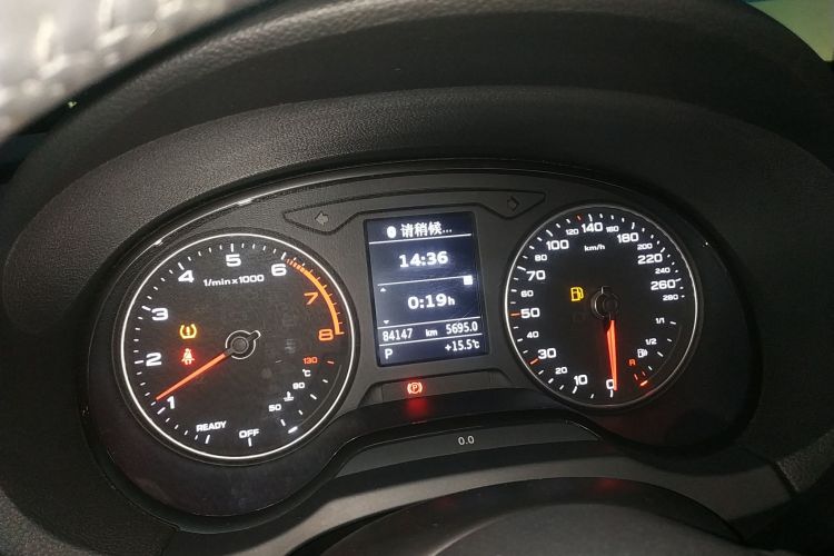 奥迪A3 2018款 30周年年型 Limousine 35 TFSI 时尚型中控内饰14