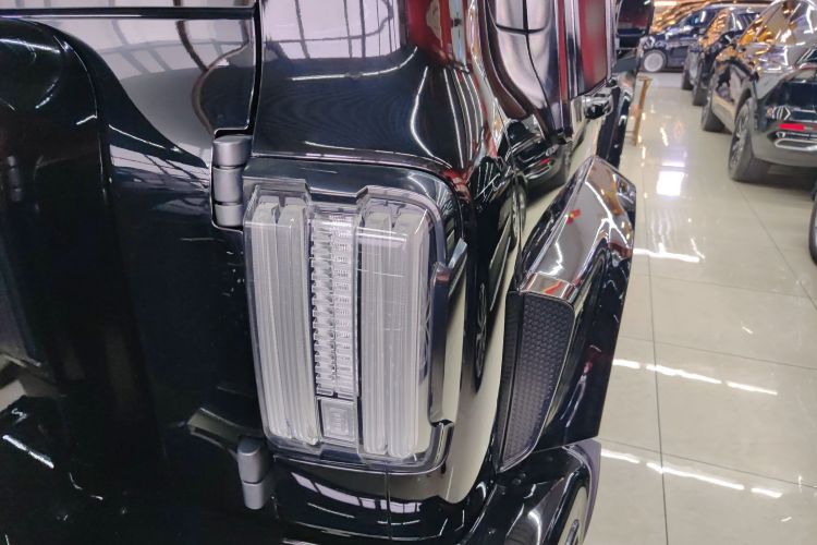 超境汽车 共创坦克300 2023款 2.0T 赛博骑士车身外观9