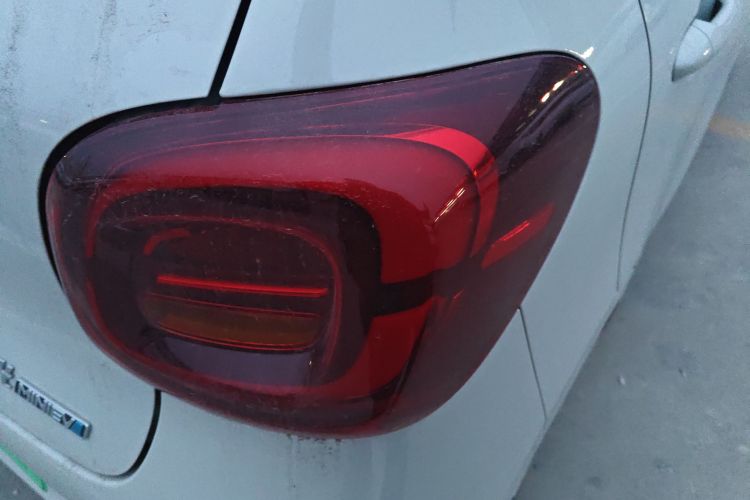 五菱汽车 宏光MINIEV 2025款 四门版 进阶款车身外观9